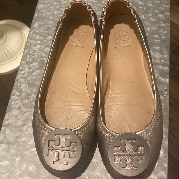 Tory Burch Shoes - Tory Burch Minnie travel ballet with light grimed metallic logo